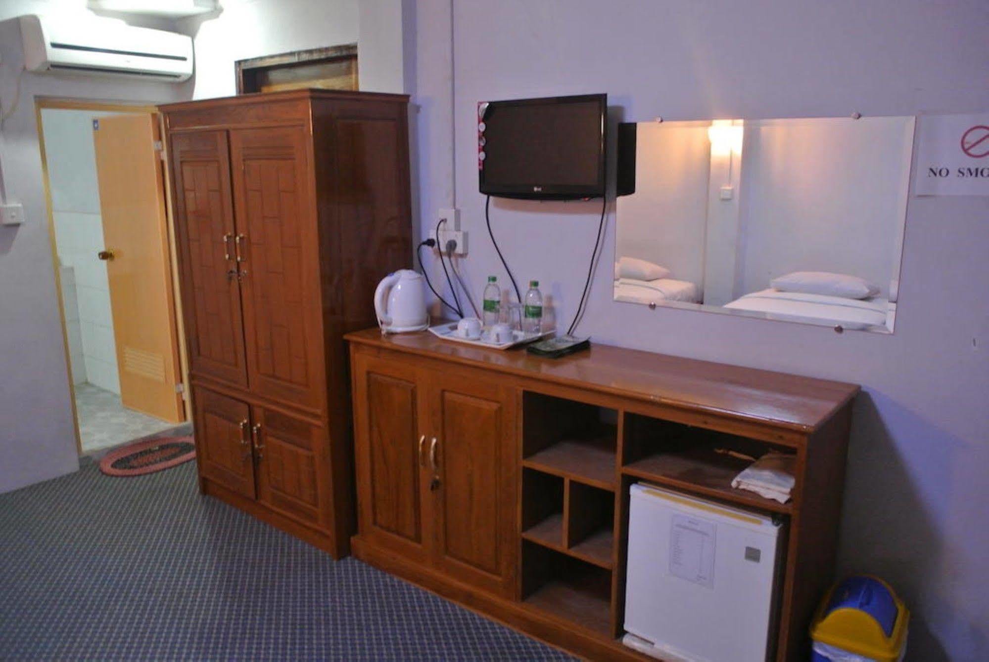 Yaewaddy Motel Gyogon Buitenkant foto