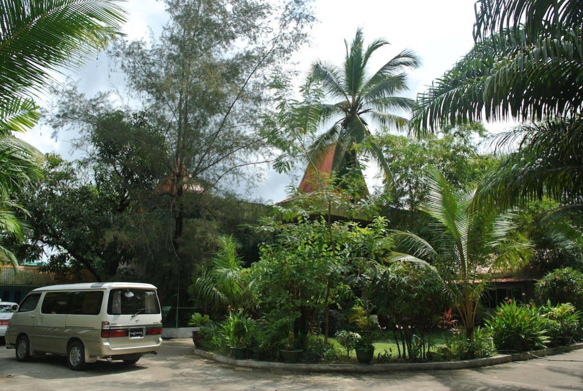 Yaewaddy Motel Gyogon Buitenkant foto
