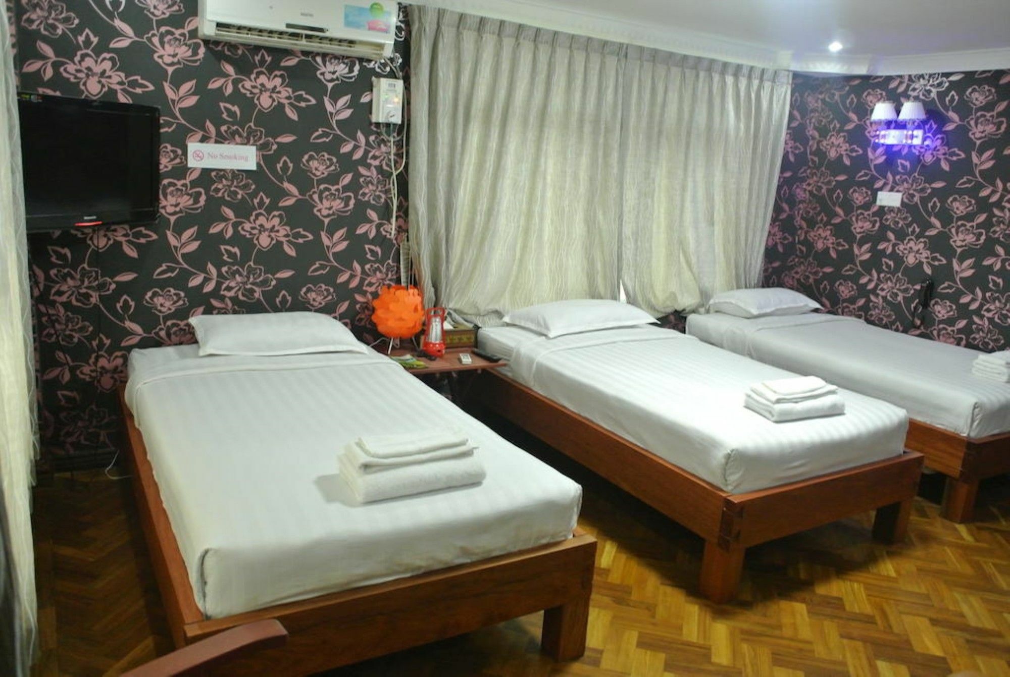 Yaewaddy Motel Gyogon Buitenkant foto