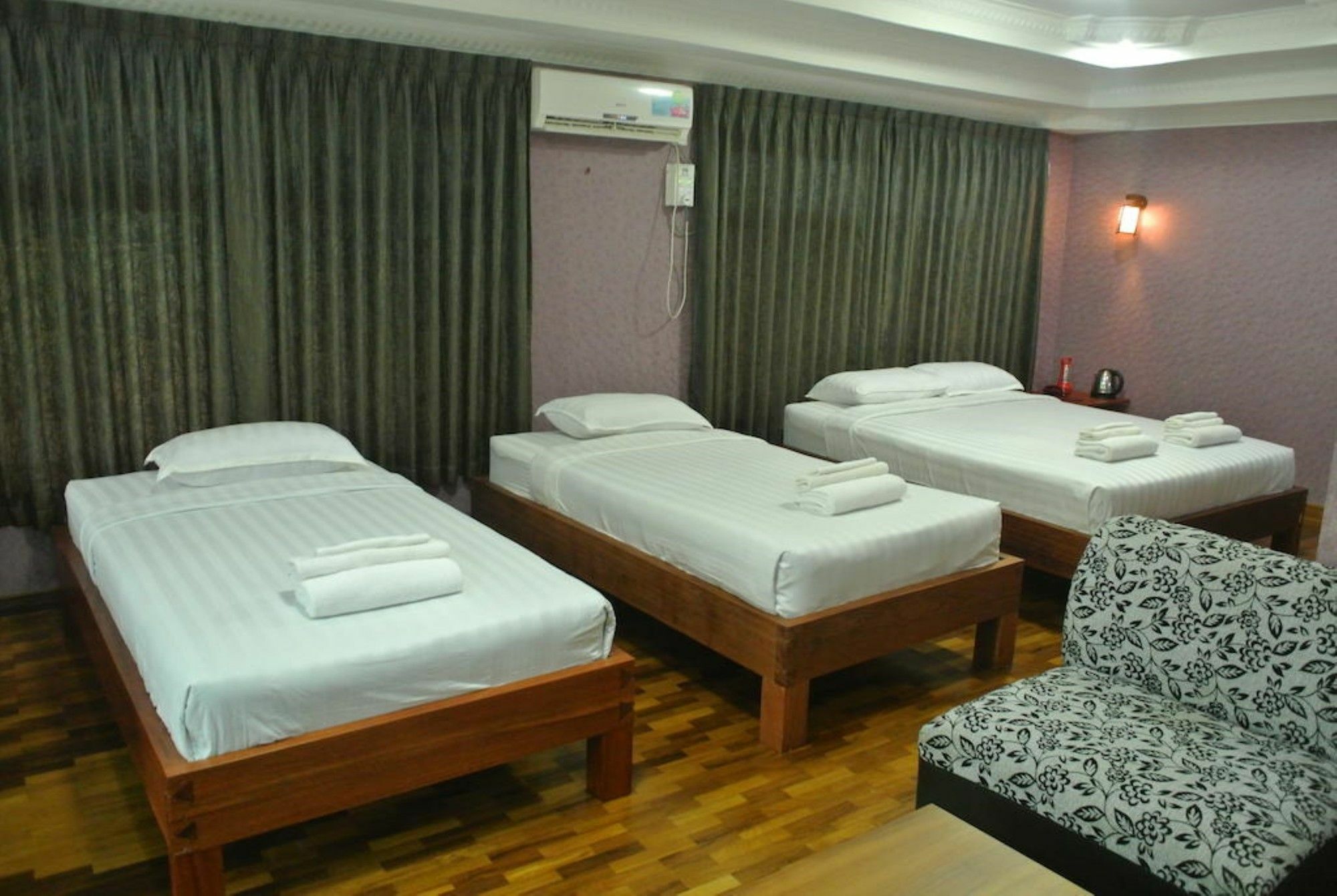 Yaewaddy Motel Gyogon Buitenkant foto